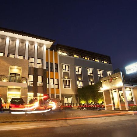 יוגיאקרטה Jentra Dagen Hotel Malioboro מראה חיצוני תמונה