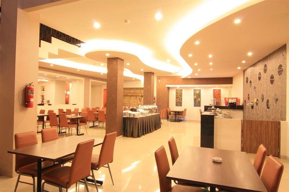 יוגיאקרטה Jentra Dagen Hotel Malioboro מראה חיצוני תמונה