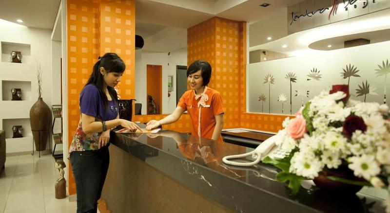 יוגיאקרטה Jentra Dagen Hotel Malioboro מראה חיצוני תמונה