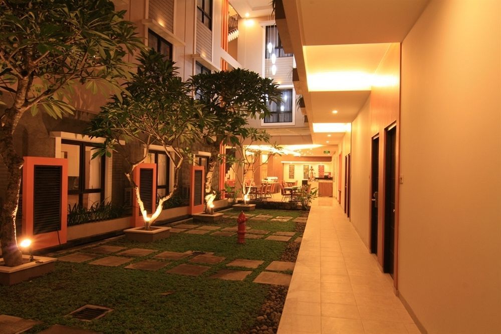 יוגיאקרטה Jentra Dagen Hotel Malioboro מראה חיצוני תמונה